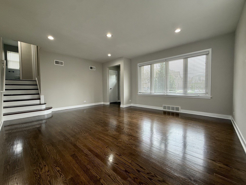 812 S Catherine Avenue, La Grange, IL 60525