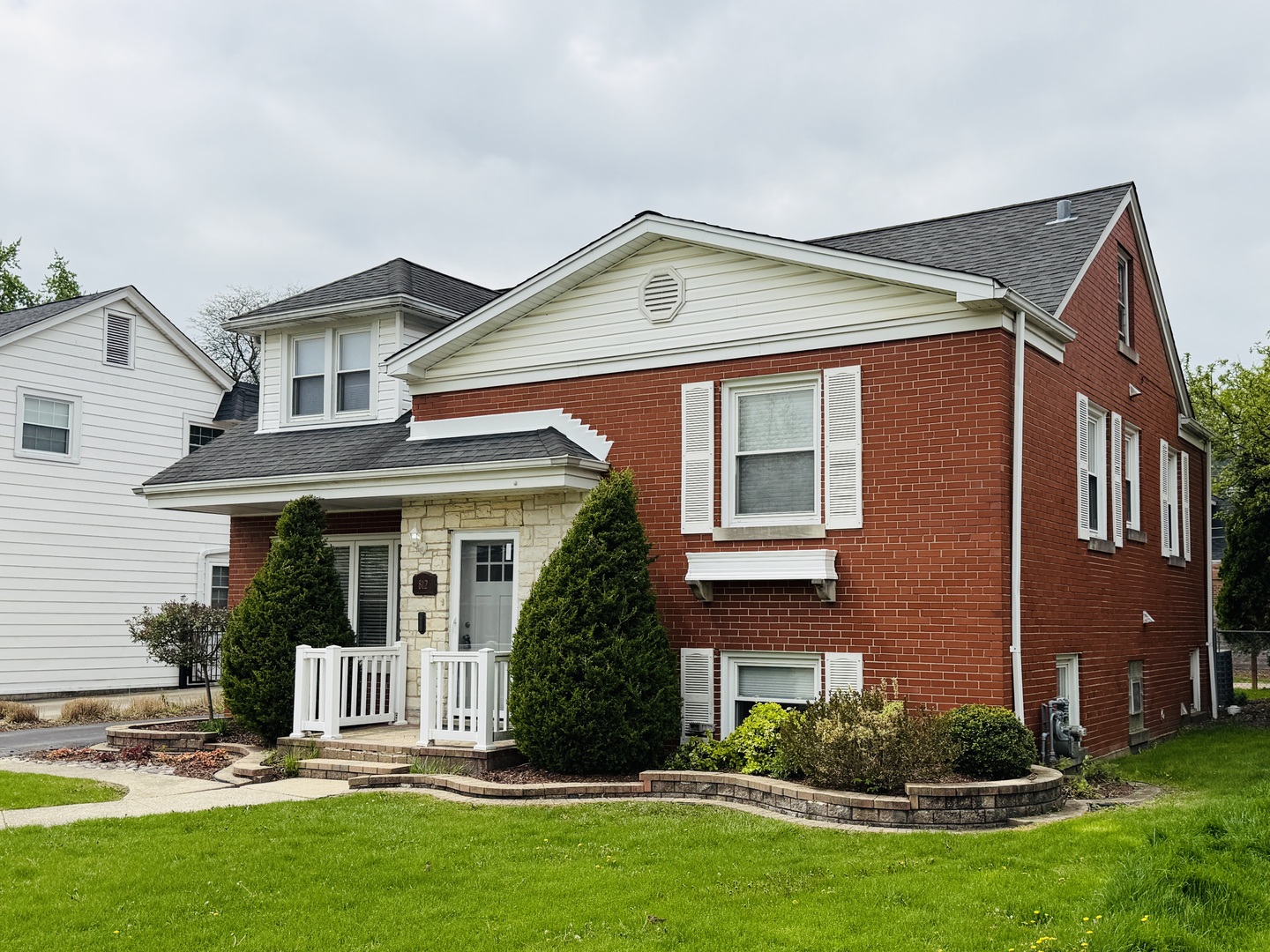 812 S Catherine Avenue, La Grange, IL 60525