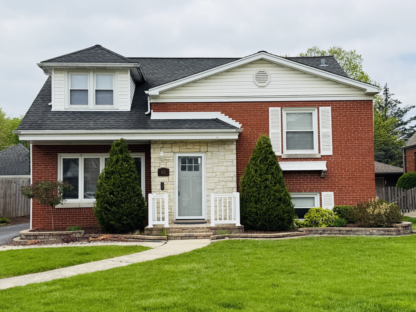 812 S Catherine Avenue, La Grange, IL 60525