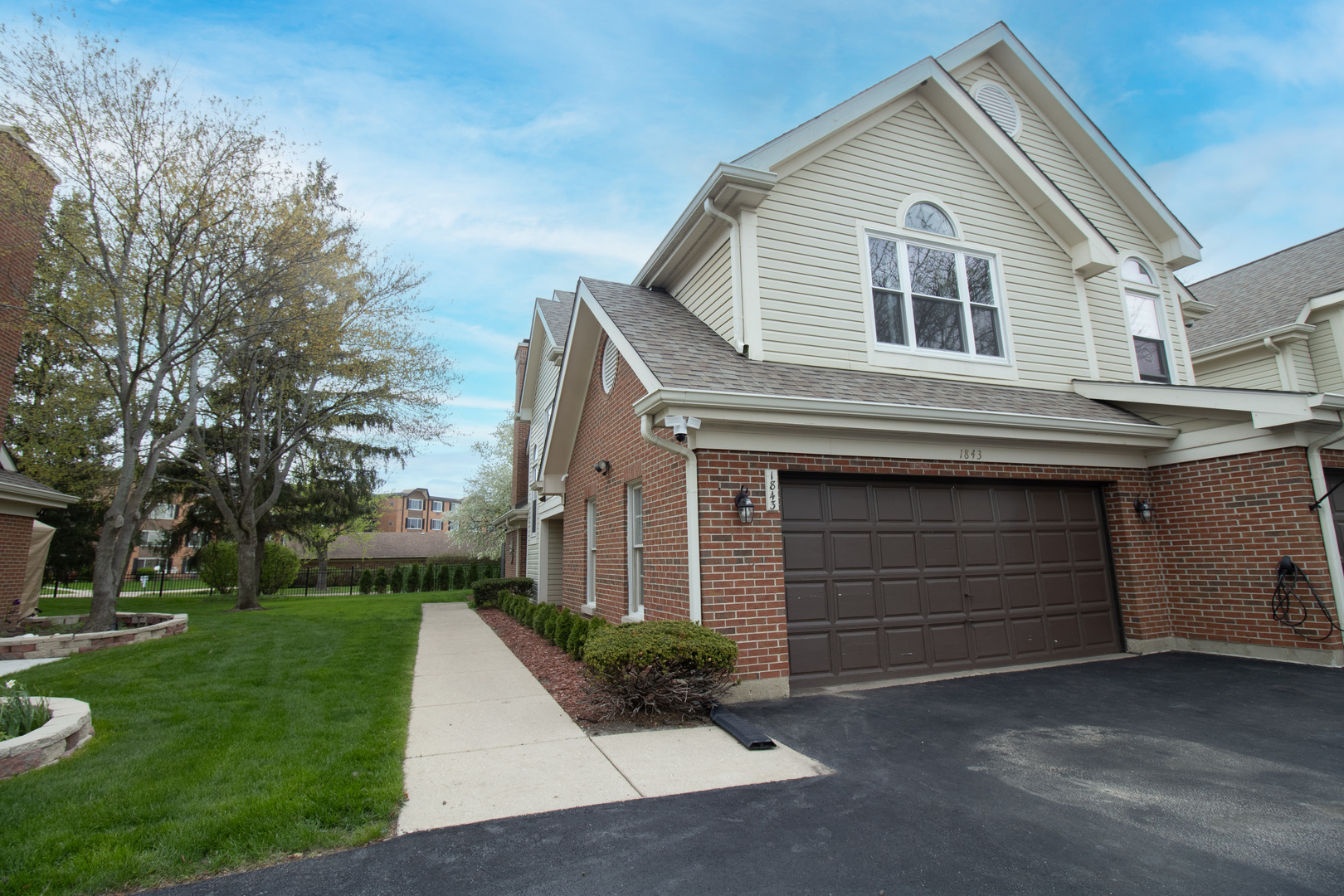 Arlington Heights, IL 60005