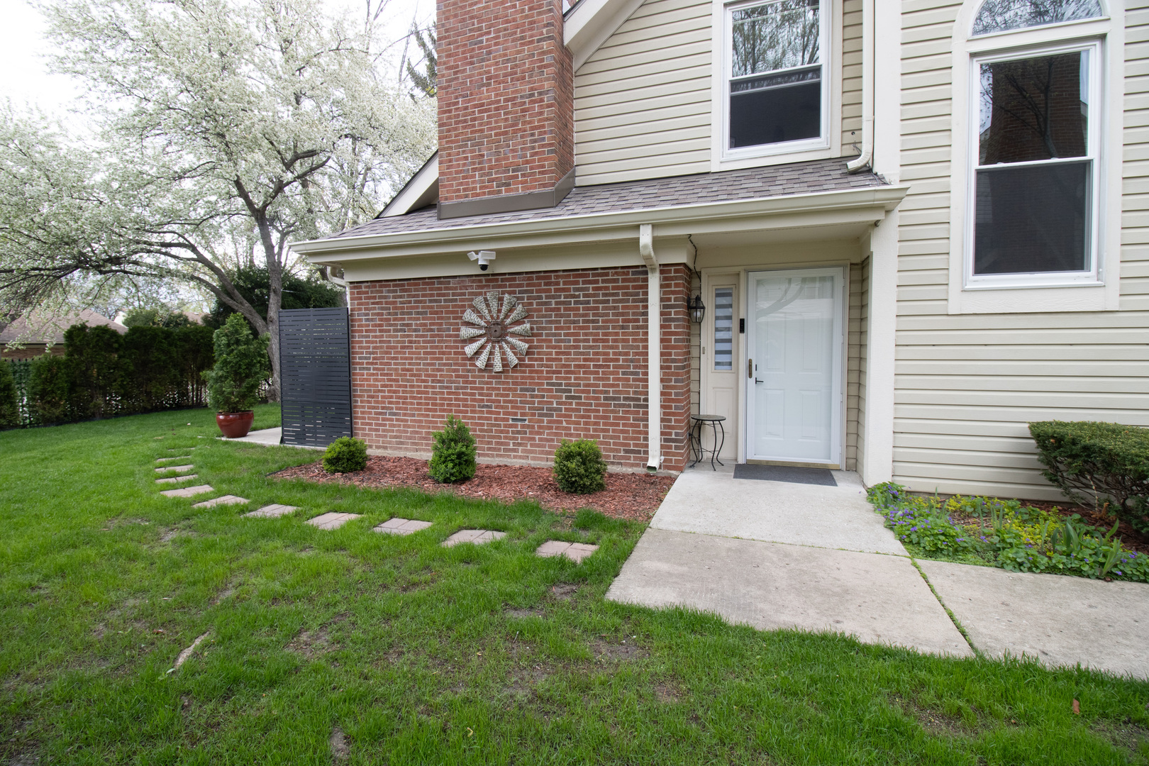 Arlington Heights, IL 60005