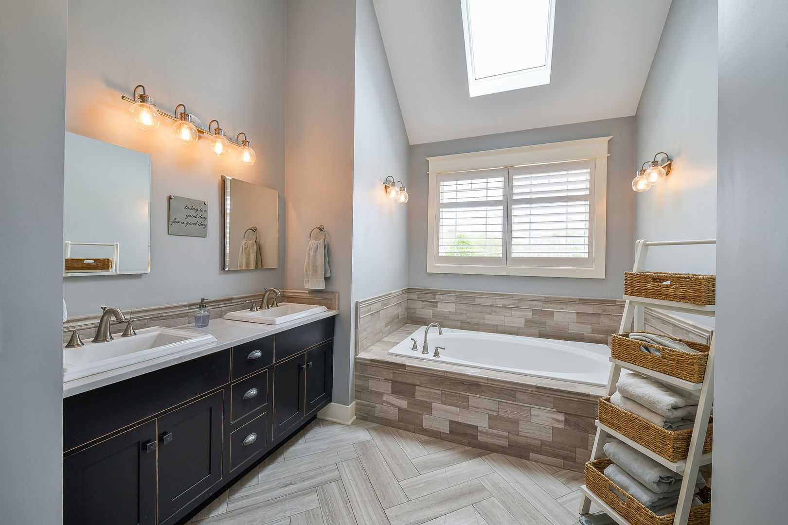 5525 Bluestem Court, Oswego, IL 60543