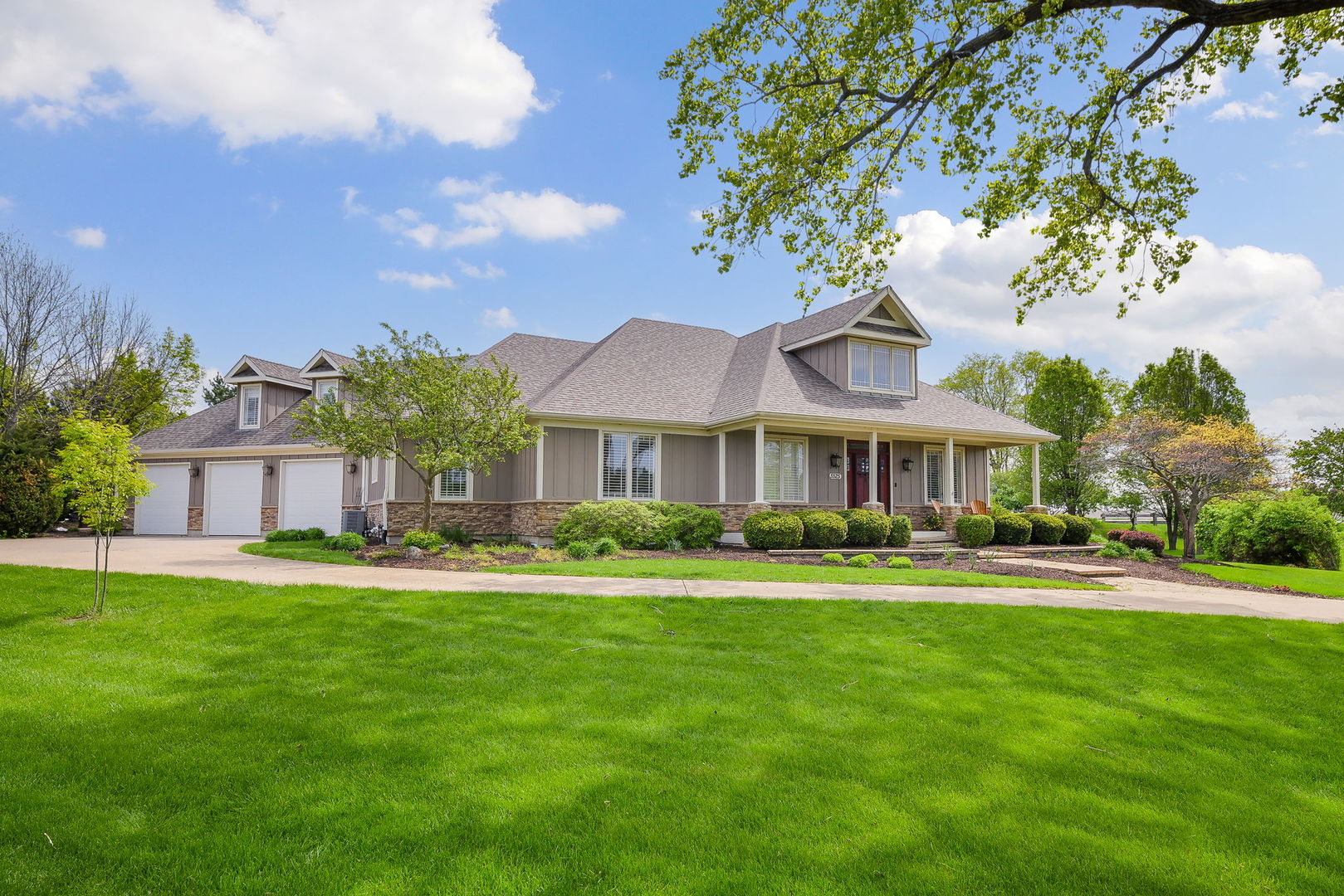5525 Bluestem Court, Oswego, IL 60543