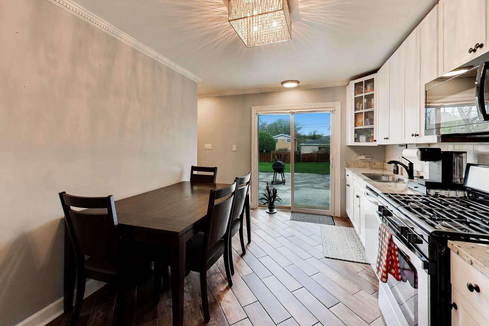 18532 Klimm Avenue, Homewood, IL 60430