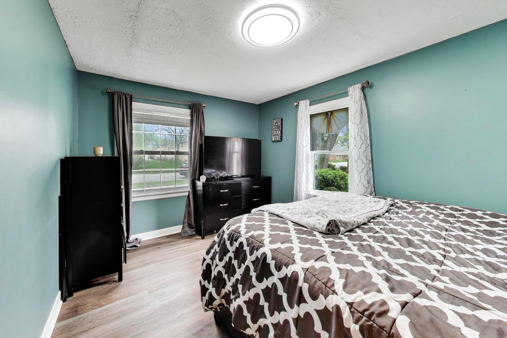 18532 Klimm Avenue, Homewood, IL 60430