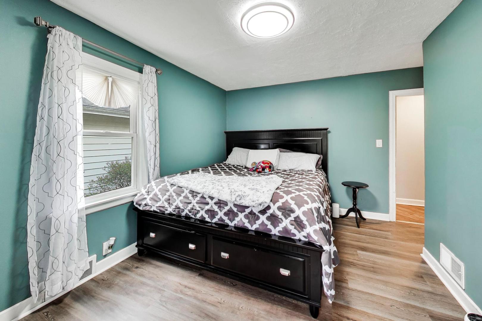 18532 Klimm Avenue, Homewood, IL 60430