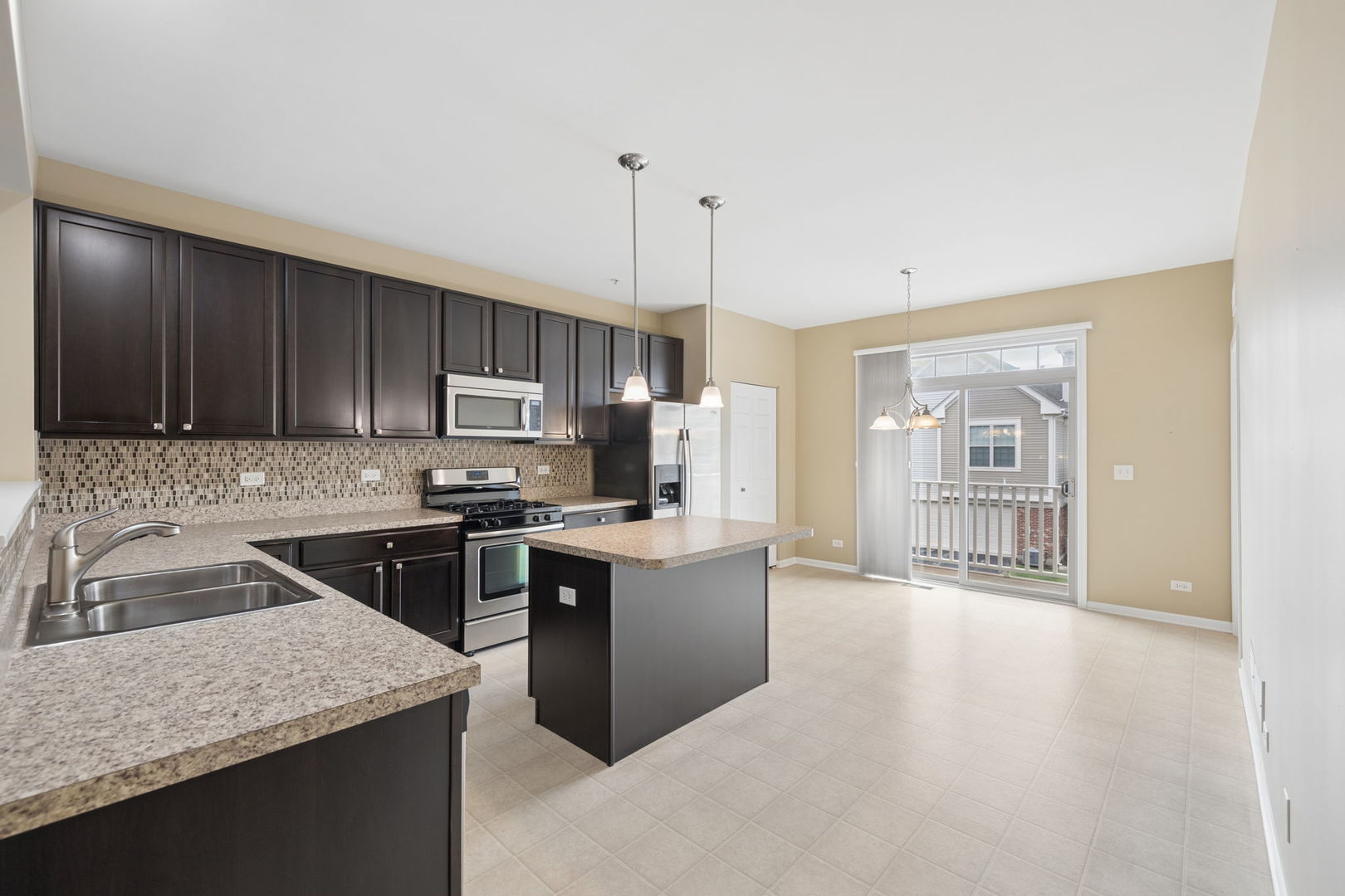 0N083 Vermont Court, Winfield, IL 60190