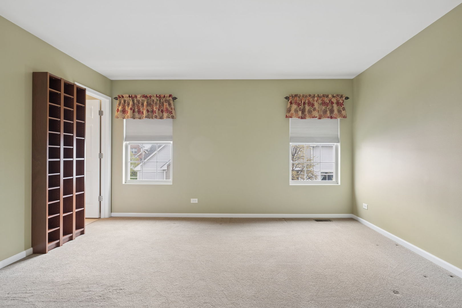 0N083 Vermont Court, Winfield, IL 60190