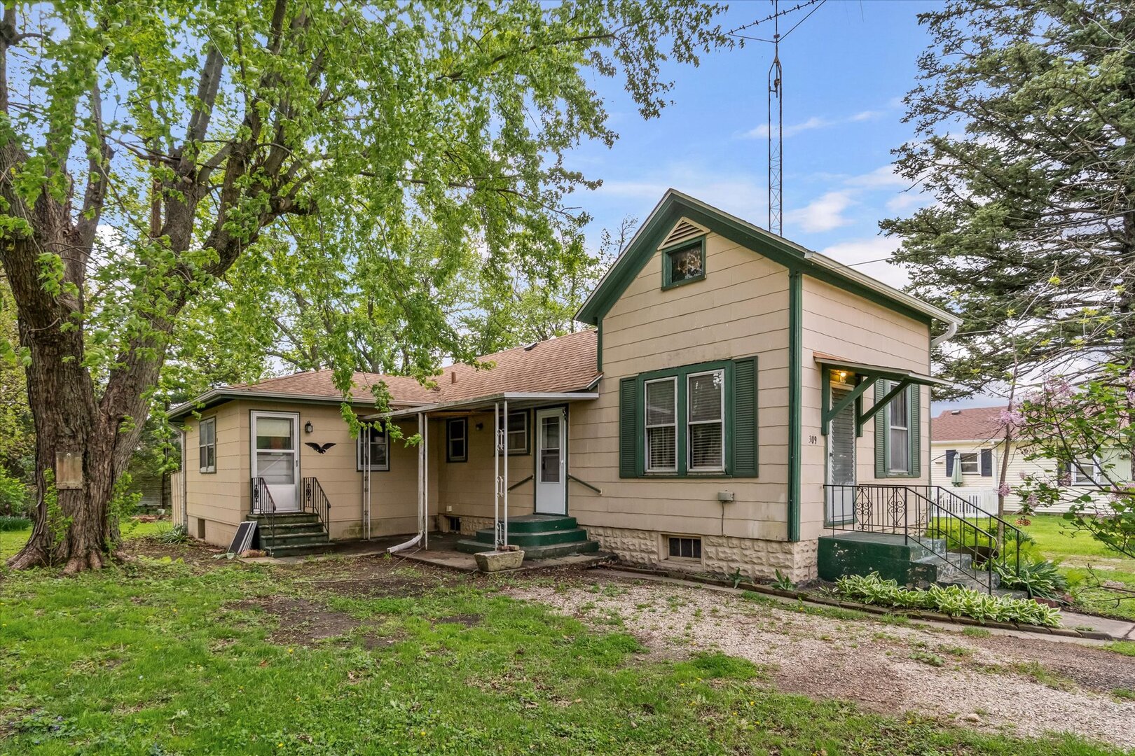 309 North Street, Earlville, IL 60518