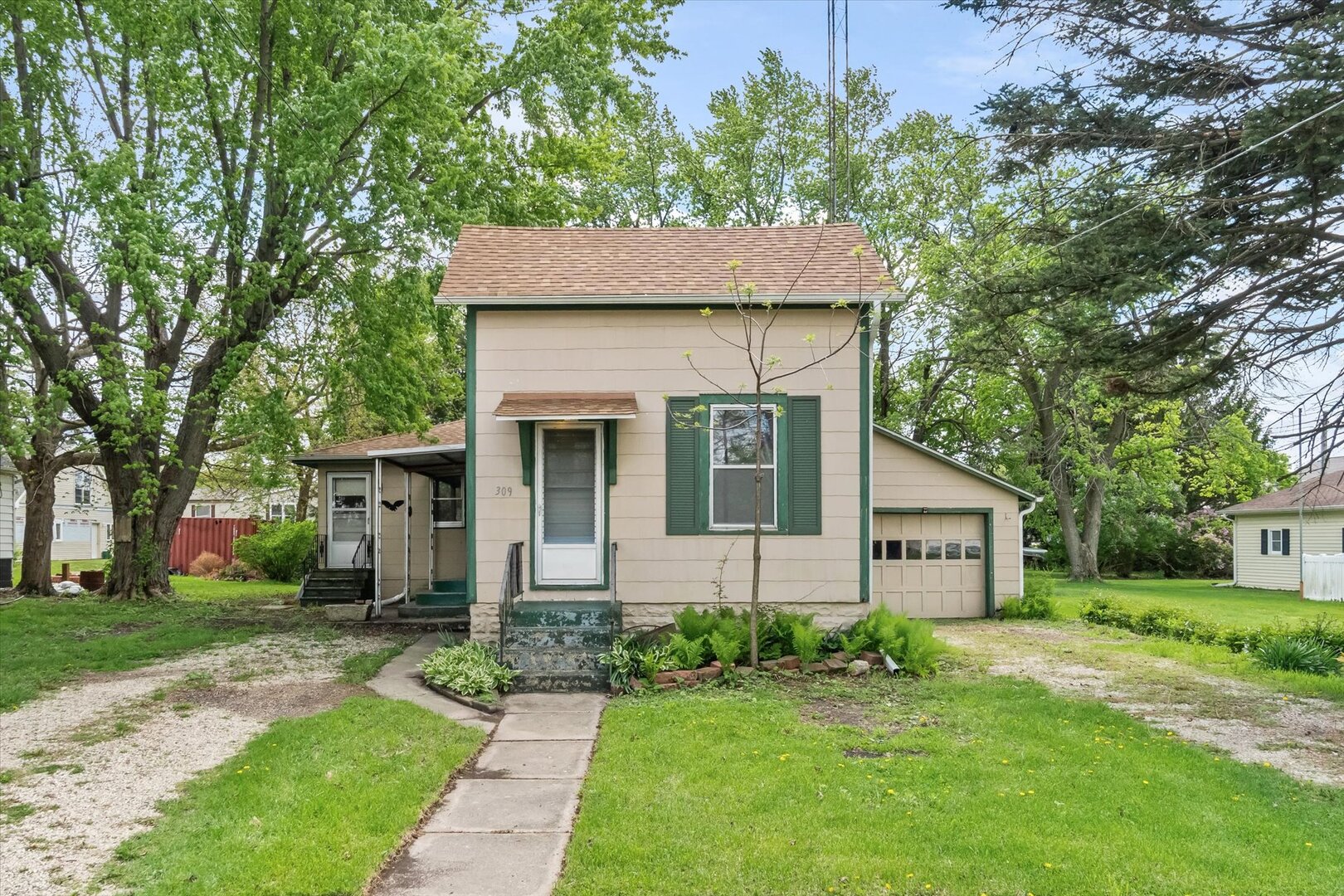 309 North Street, Earlville, IL 60518