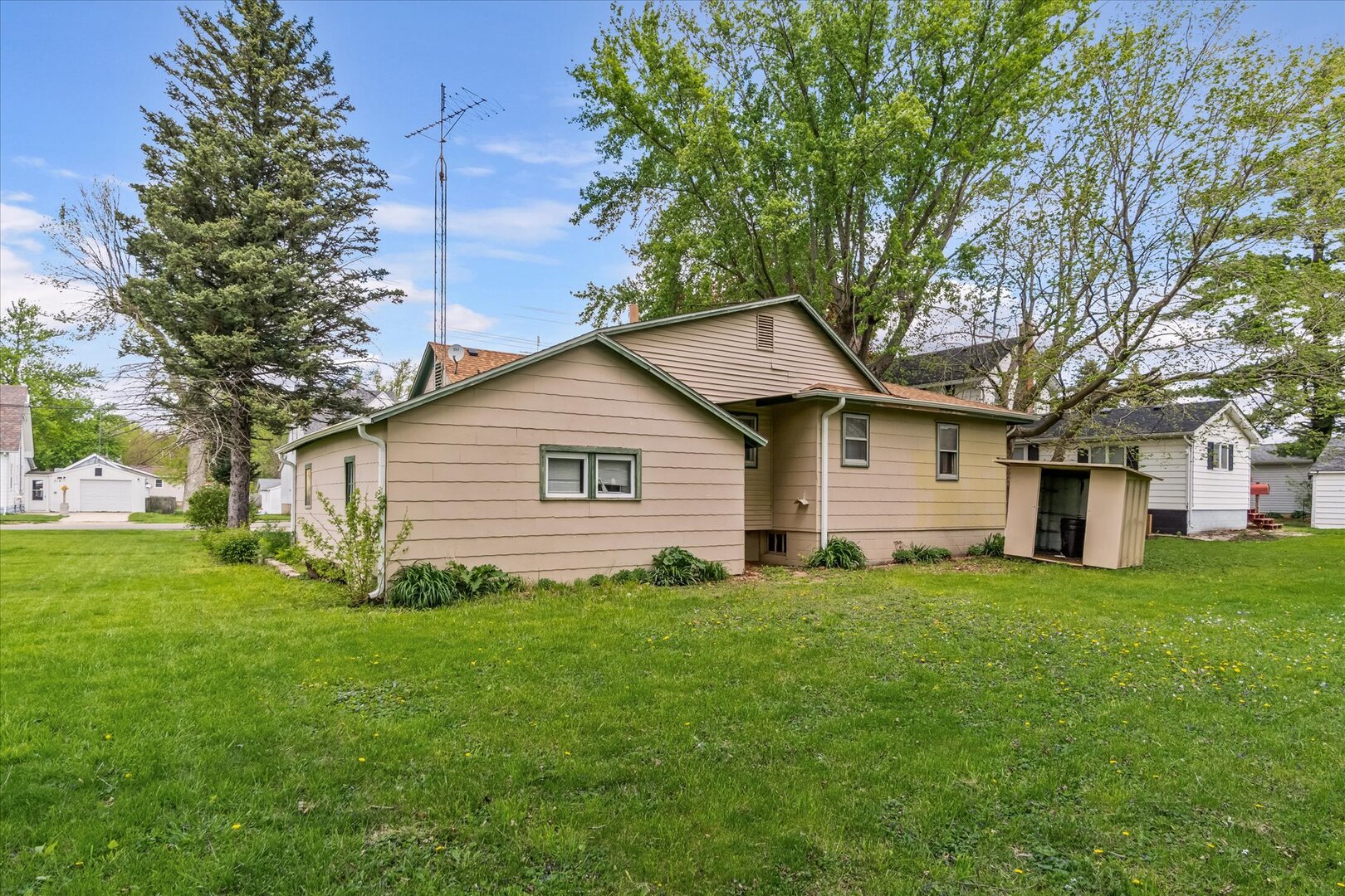309 North Street, Earlville, IL 60518