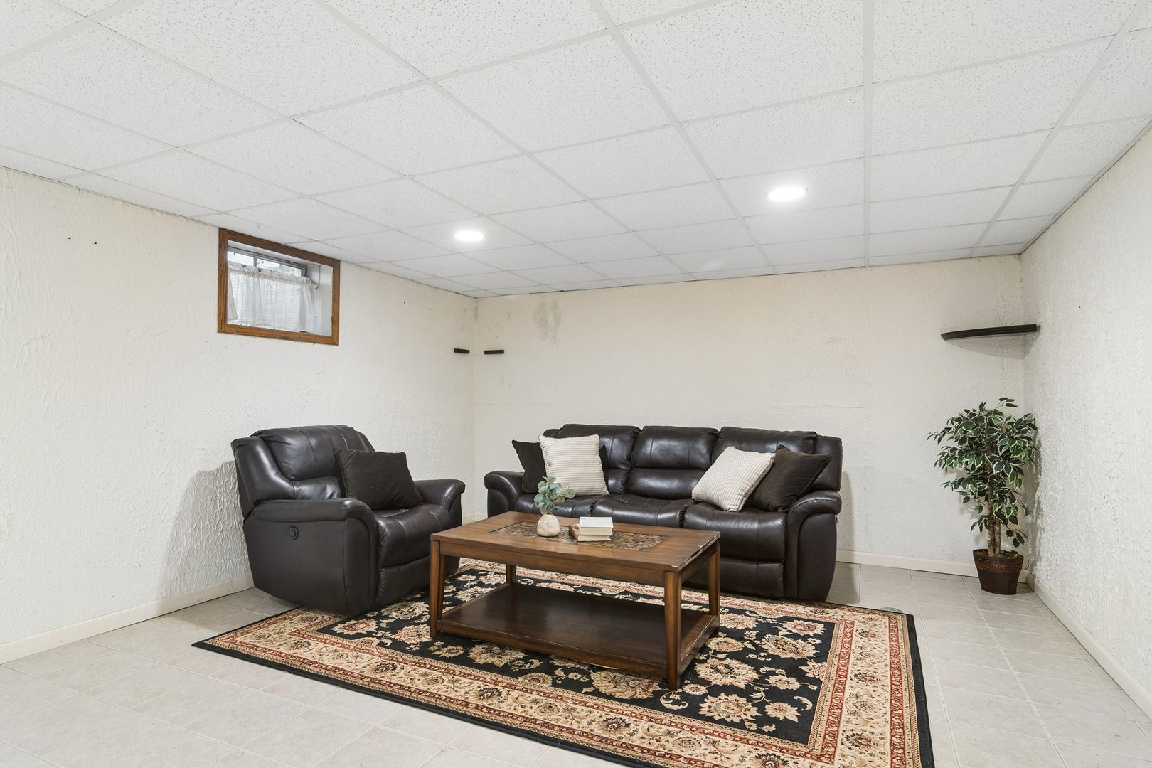 20820 N Middleton Drive, Kildeer, IL 60047