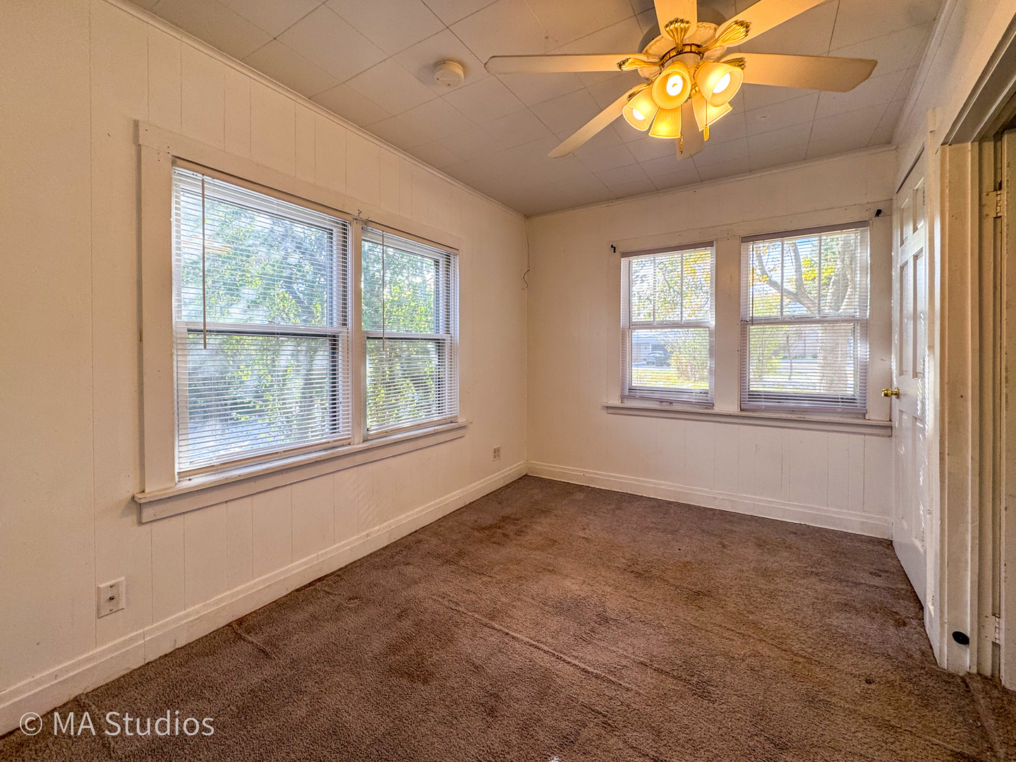 8S057 S Vine Street, Burr Ridge, IL 60527