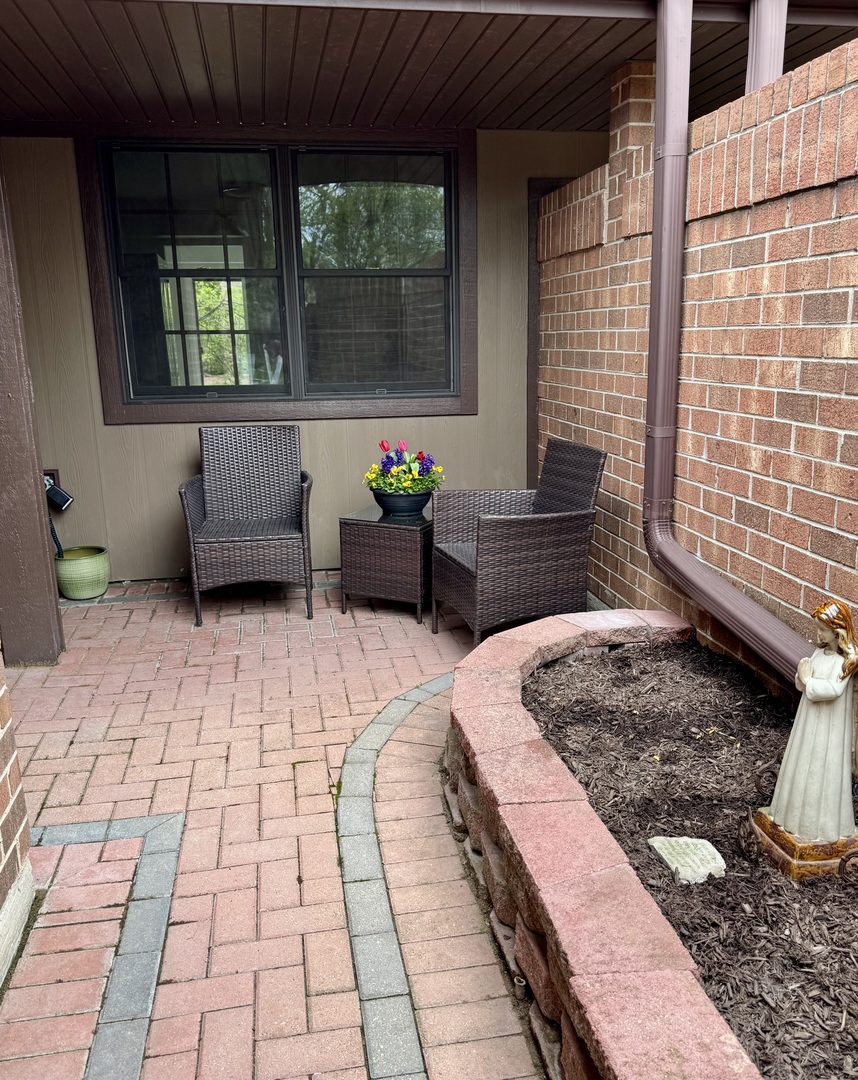 132 White Birch Lane, Westmont, IL 60559