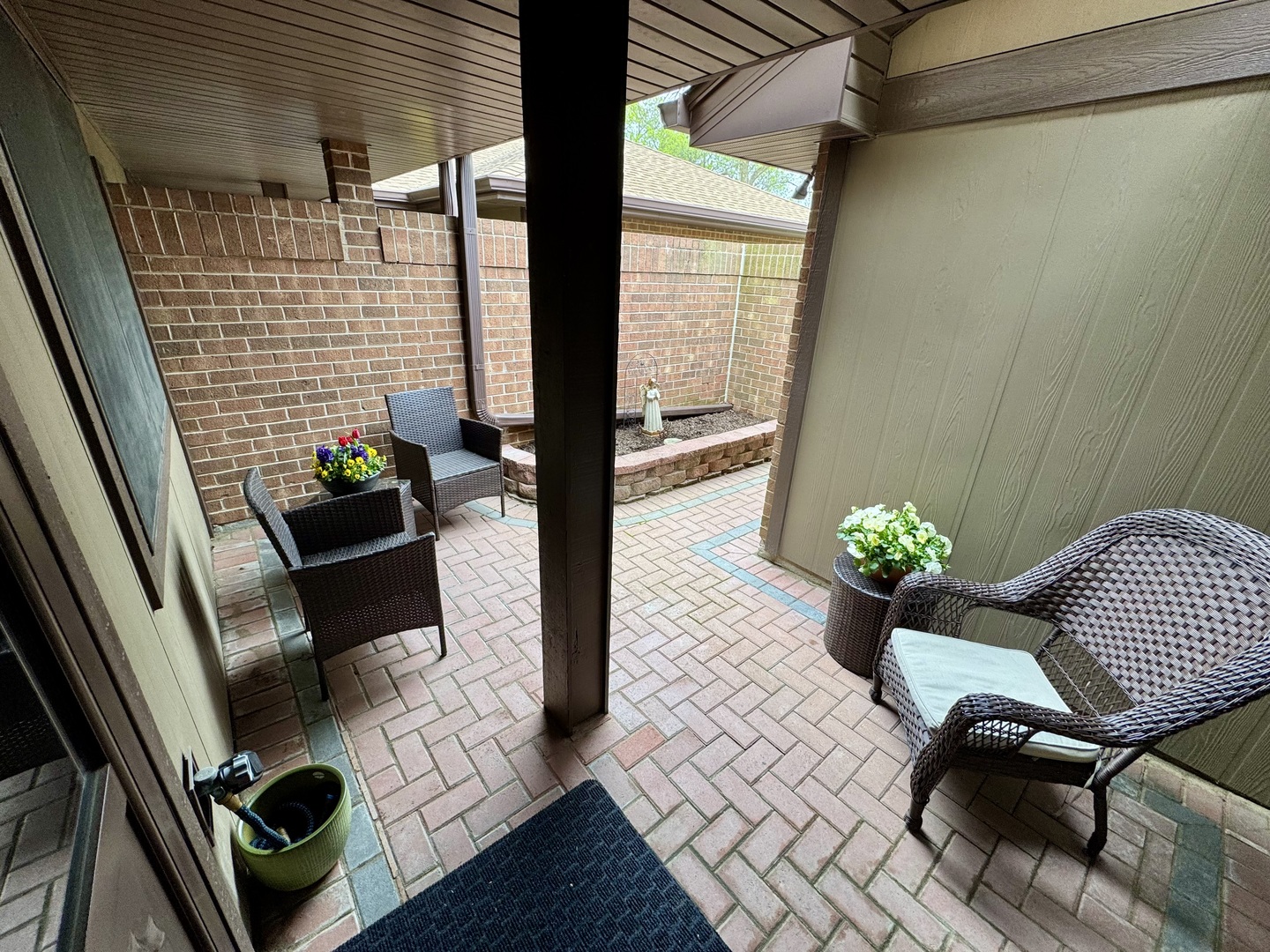 132 White Birch Lane, Westmont, IL 60559