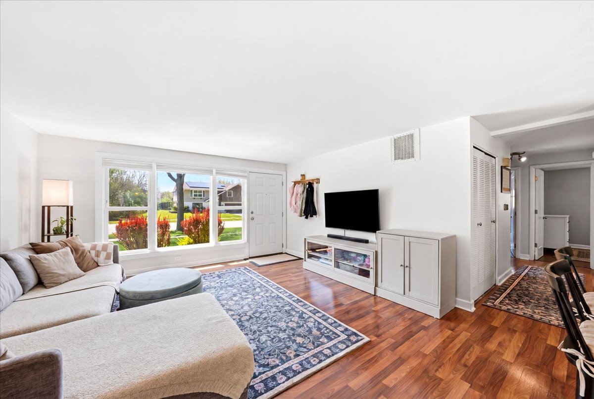 Schaumburg, IL 60193