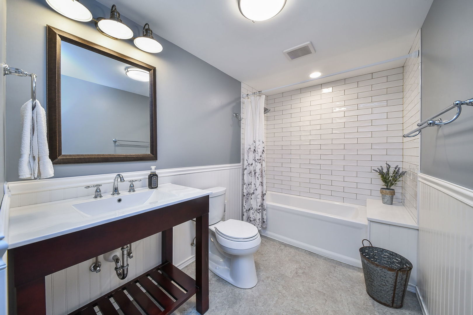 Warrenville, IL 60555