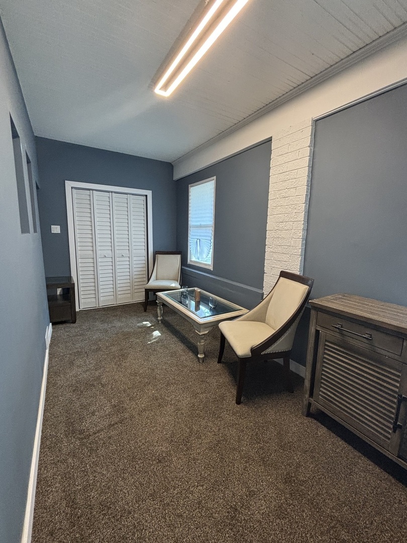 7518 S Ridgeland Avenue, Chicago, IL 60649