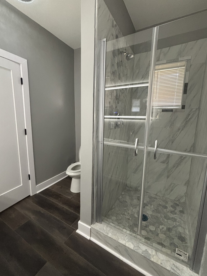 7518 S Ridgeland Avenue, Chicago, IL 60649