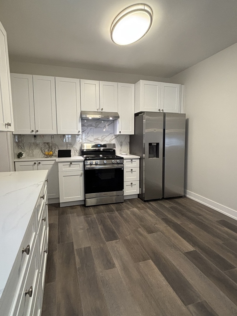 7518 S Ridgeland Avenue, Chicago, IL 60649