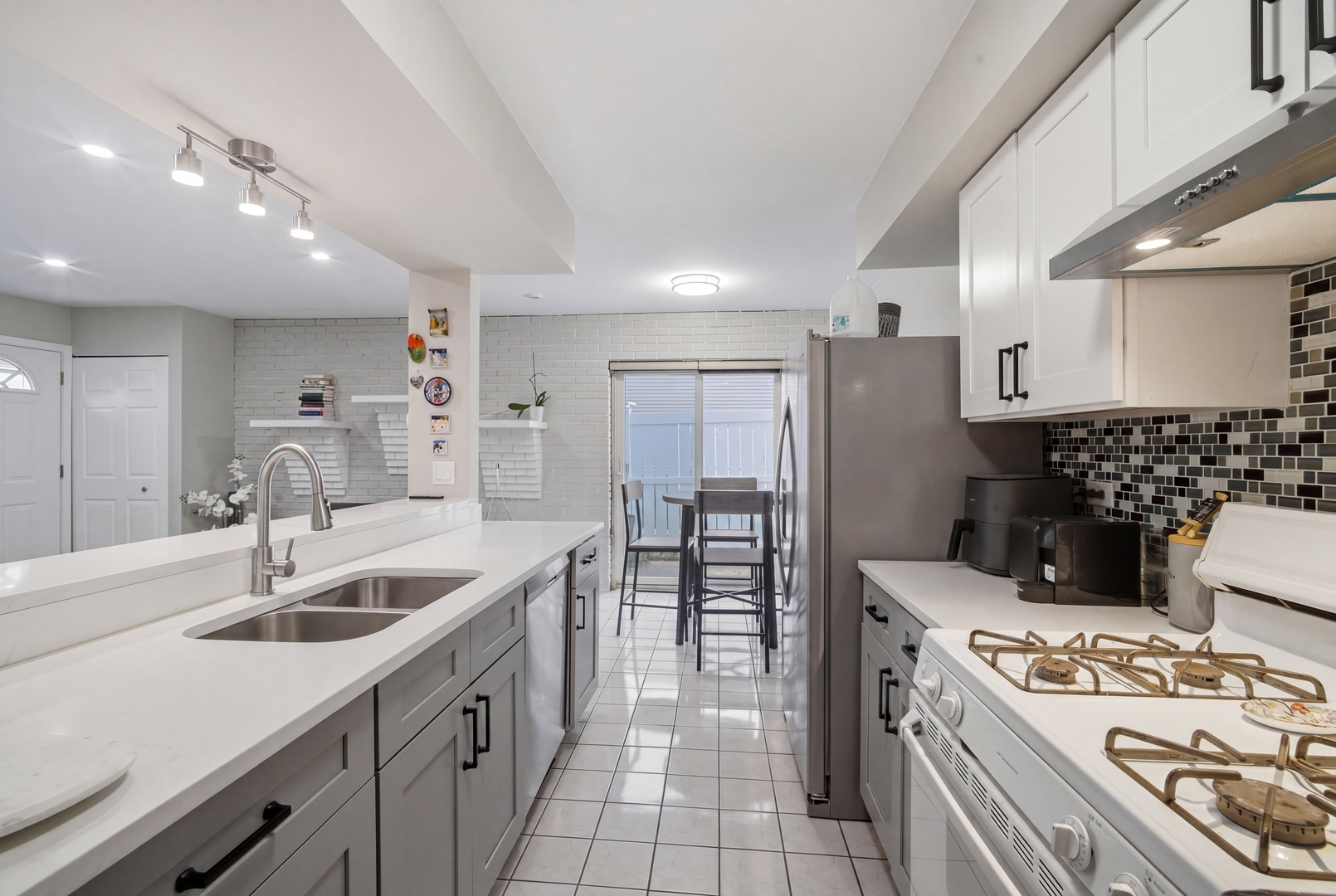 Hoffman Estates, IL 60169