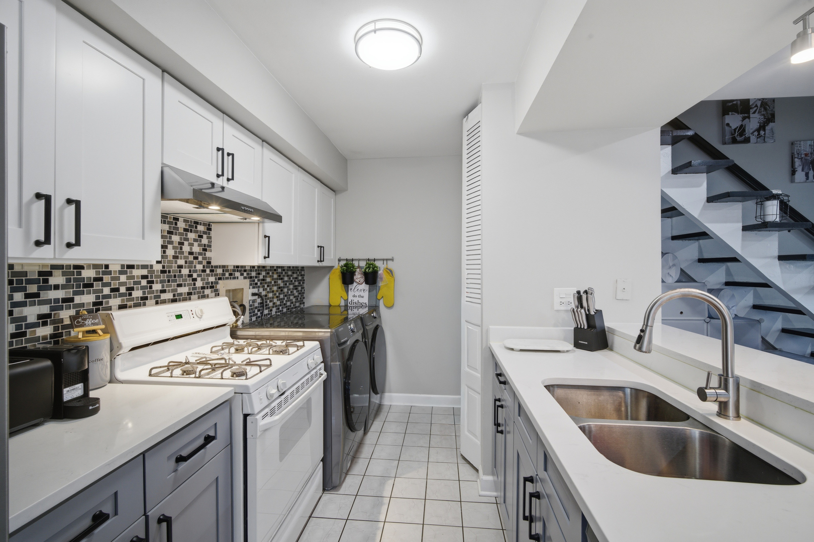 Hoffman Estates, IL 60169