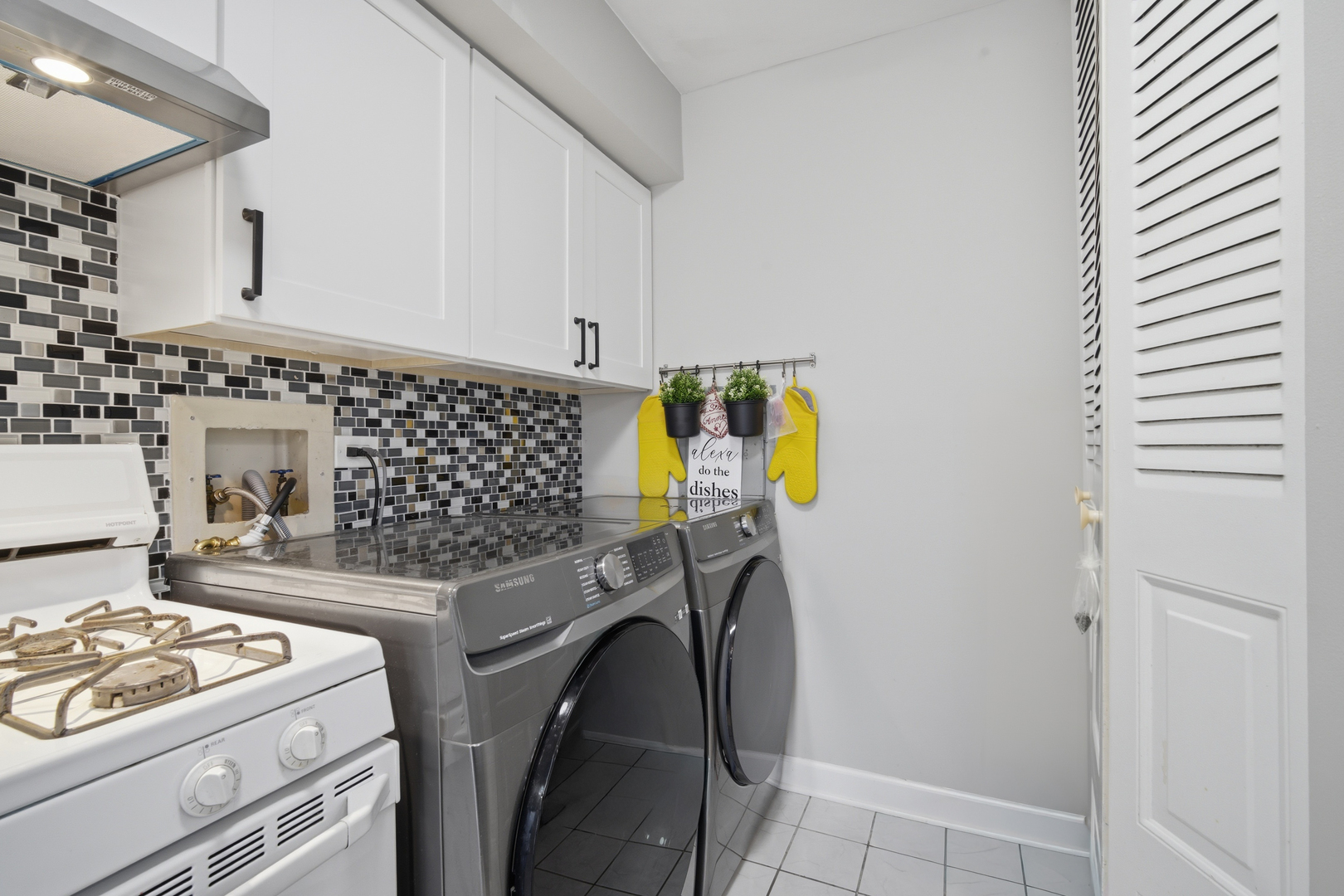 Hoffman Estates, IL 60169