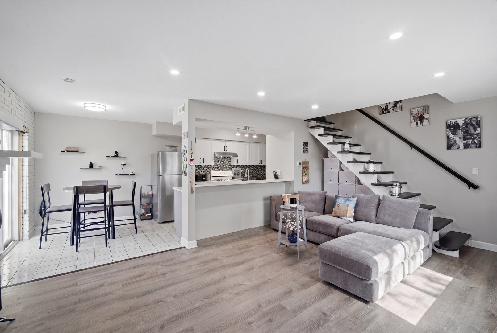 Hoffman Estates, IL 60169