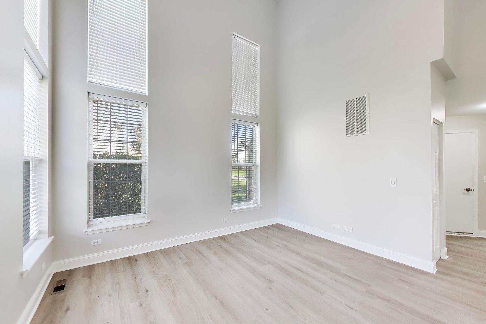 2219 Rossiter Parkway, Plainfield, IL 60586