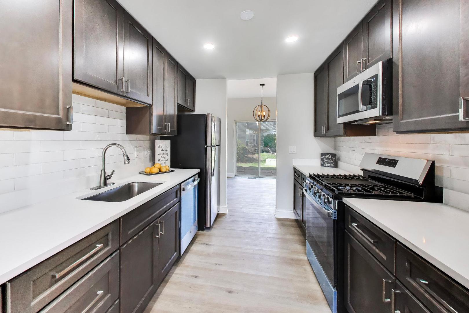 2219 Rossiter Parkway, Plainfield, IL 60586