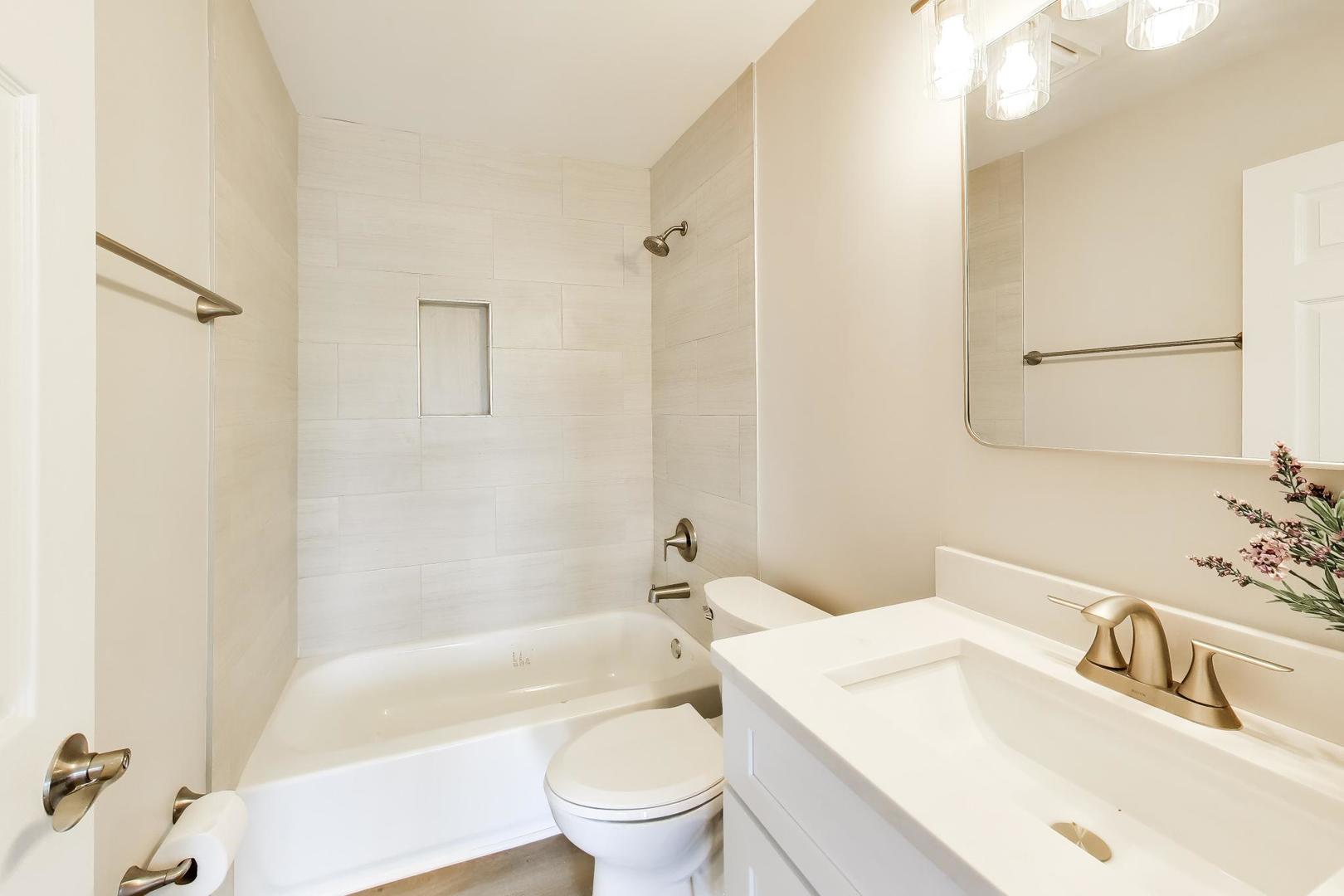 2219 Rossiter Parkway, Plainfield, IL 60586