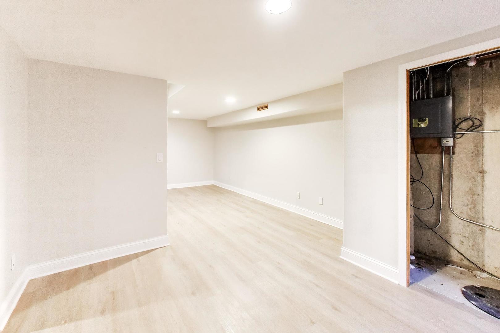 2219 Rossiter Parkway, Plainfield, IL 60586