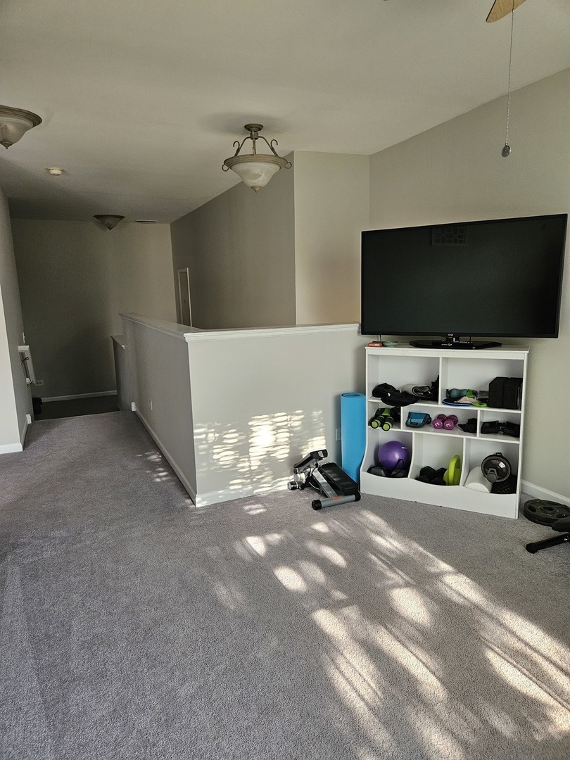 8132 Concord Lane #E, Justice, IL 60458