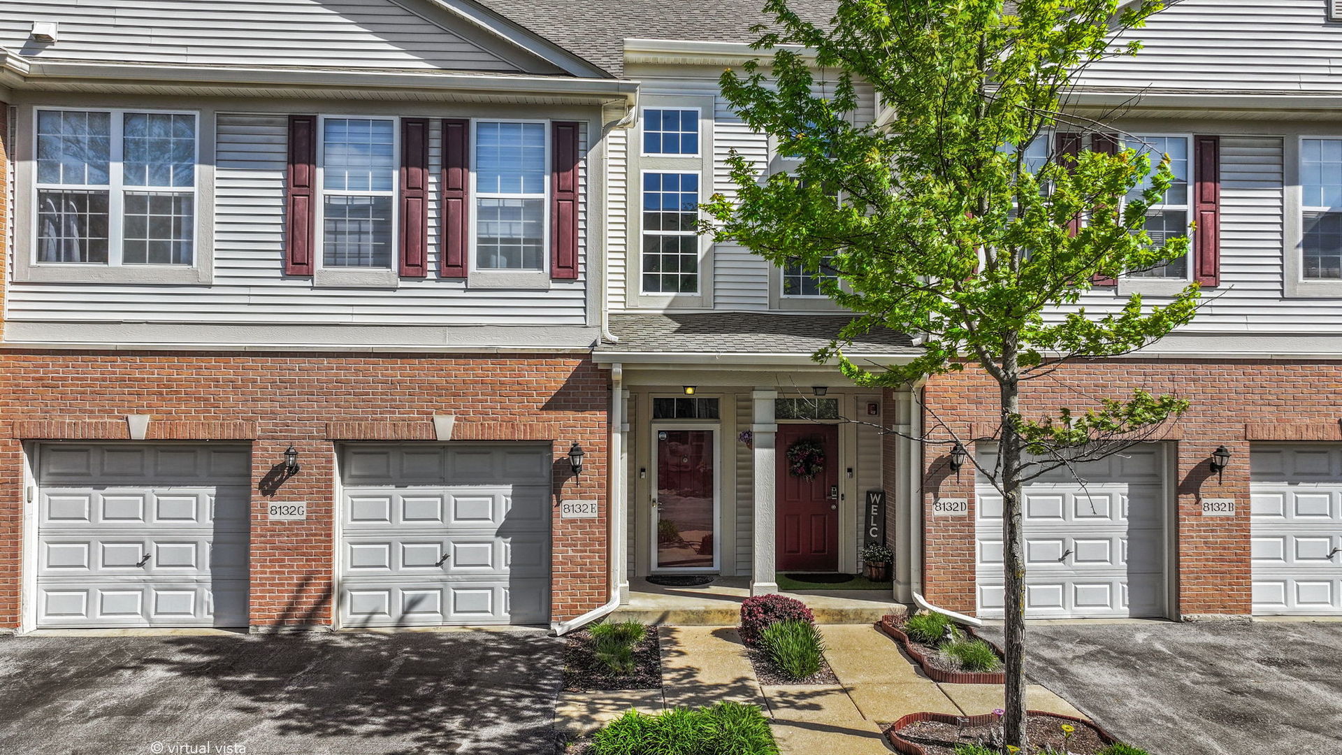 8132 Concord Lane #E, Justice, IL 60458