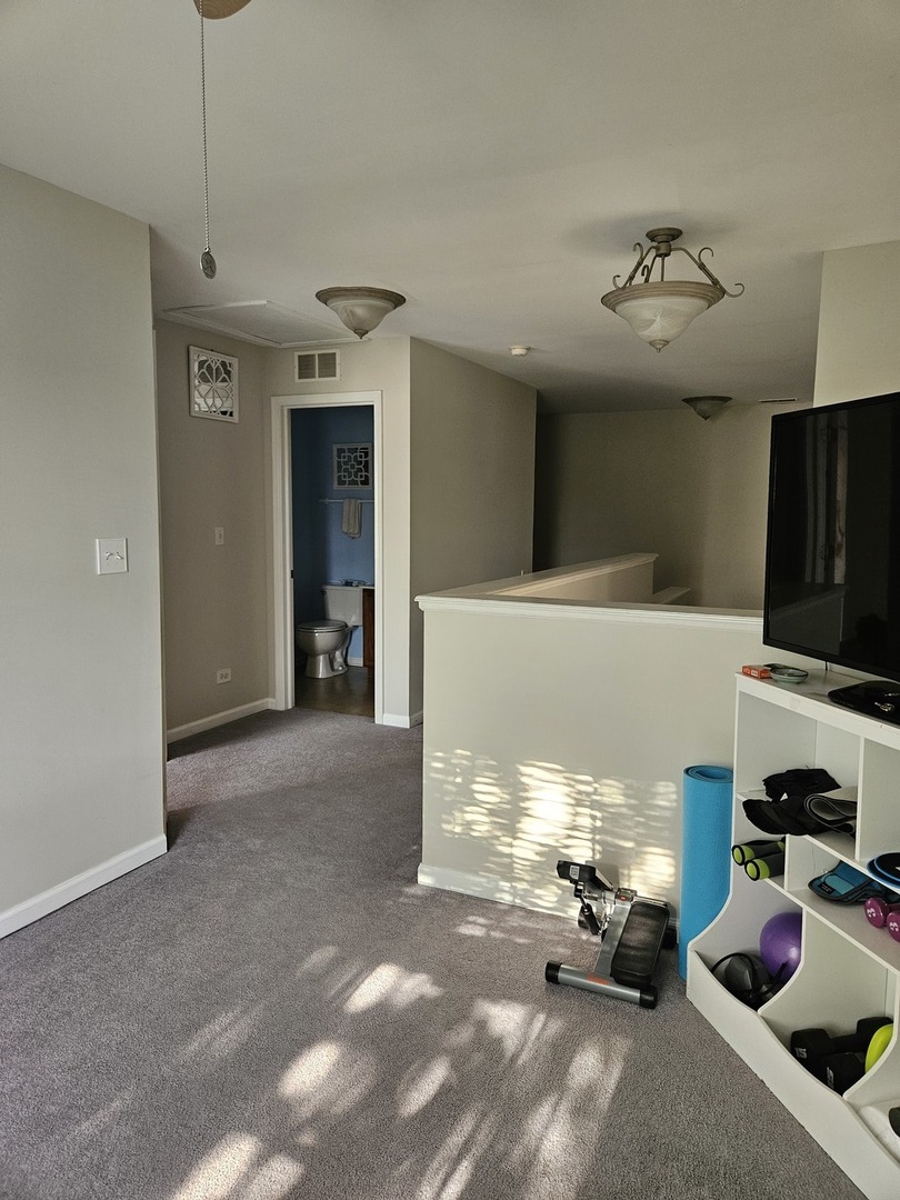 8132 Concord Lane #E, Justice, IL 60458