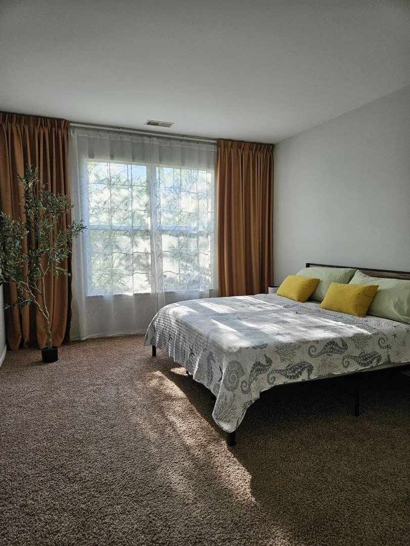 8132 Concord Lane #E, Justice, IL 60458