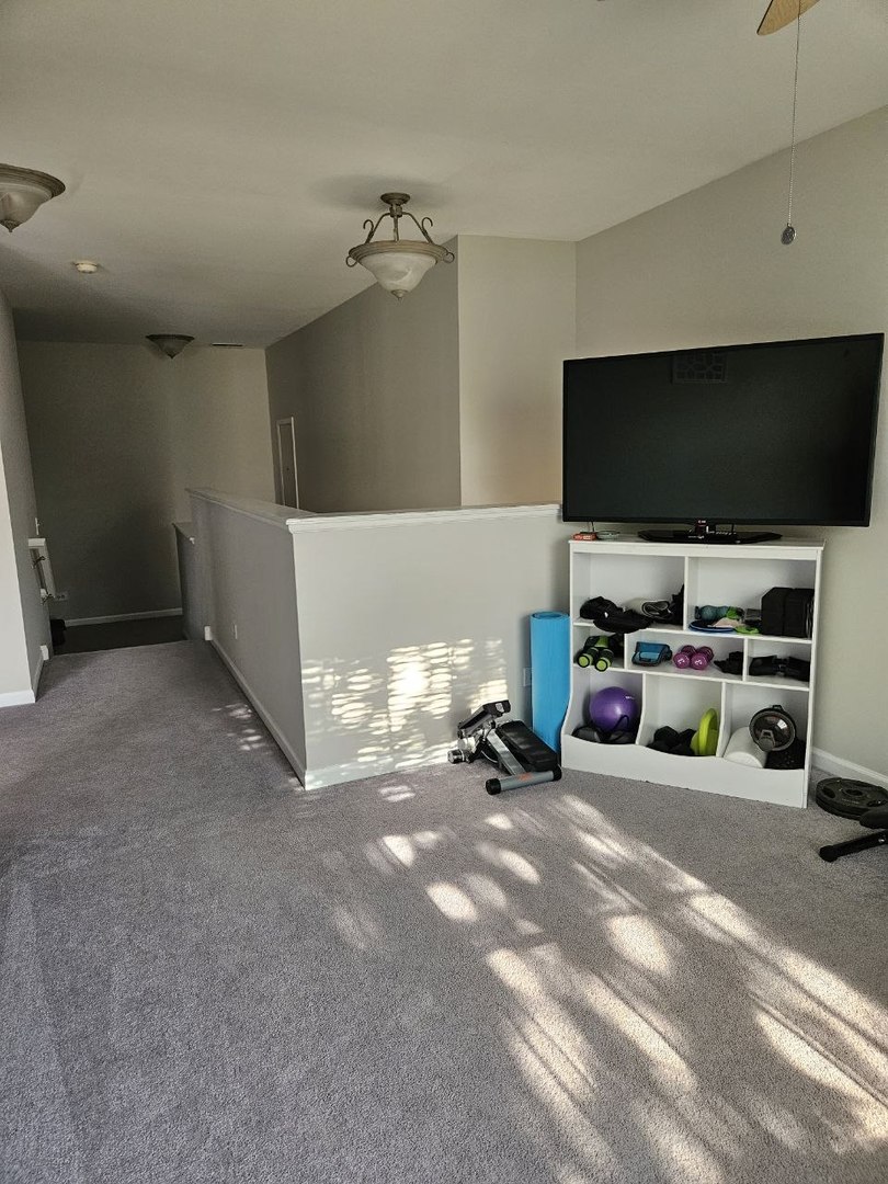 8132 Concord Lane #E, Justice, IL 60458