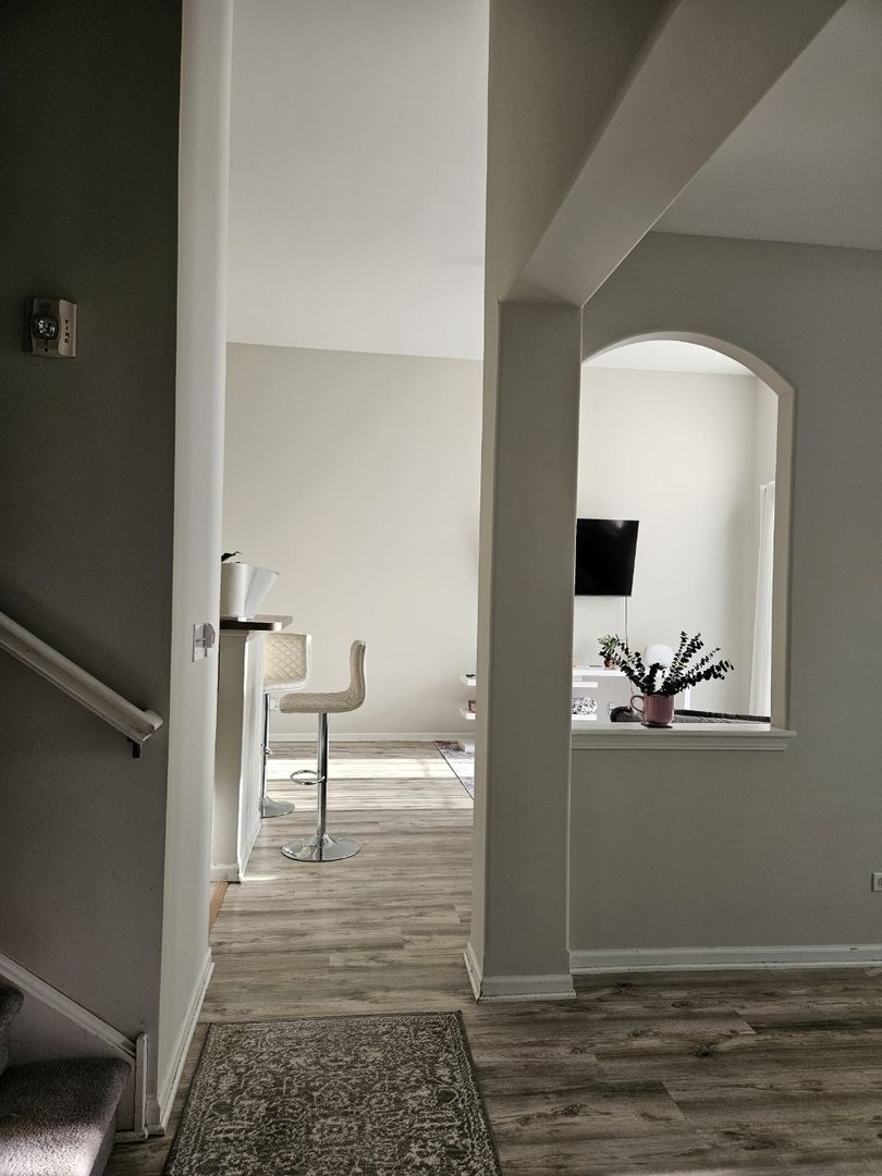 8132 Concord Lane #E, Justice, IL 60458