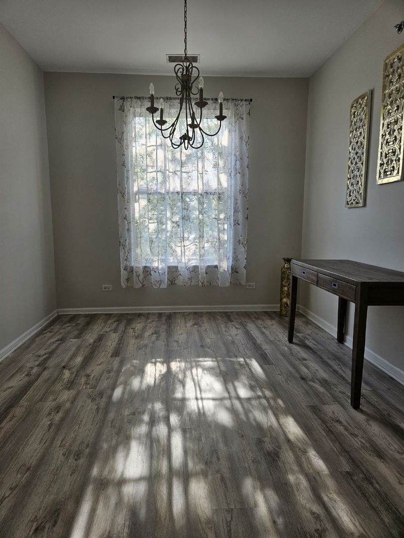 8132 Concord Lane #E, Justice, IL 60458