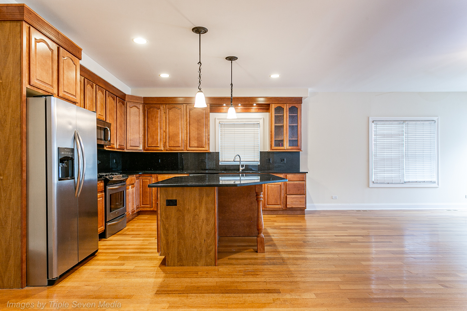 831 N Yale Avenue, Villa Park, IL 60181