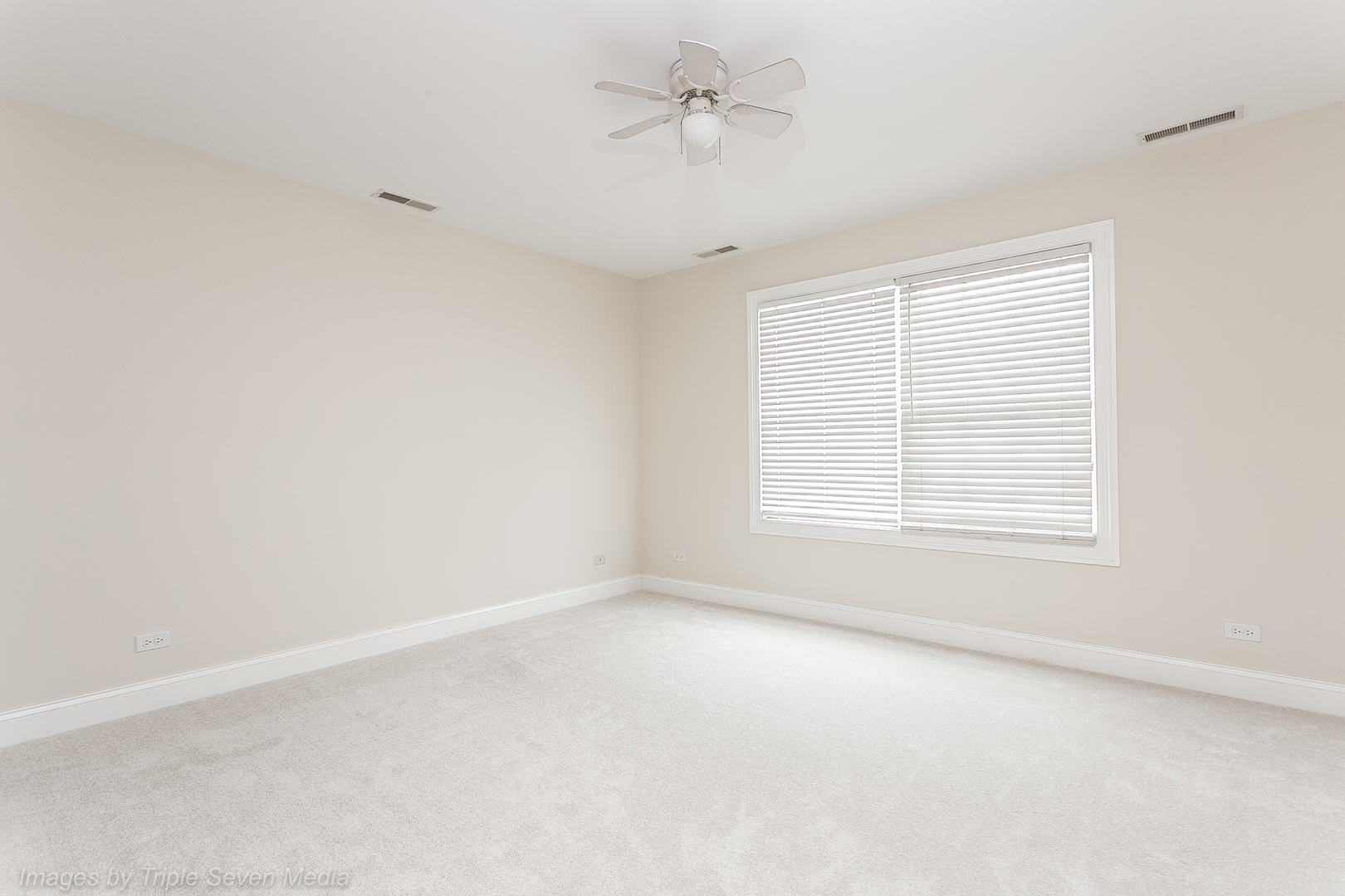 831 N Yale Avenue, Villa Park, IL 60181