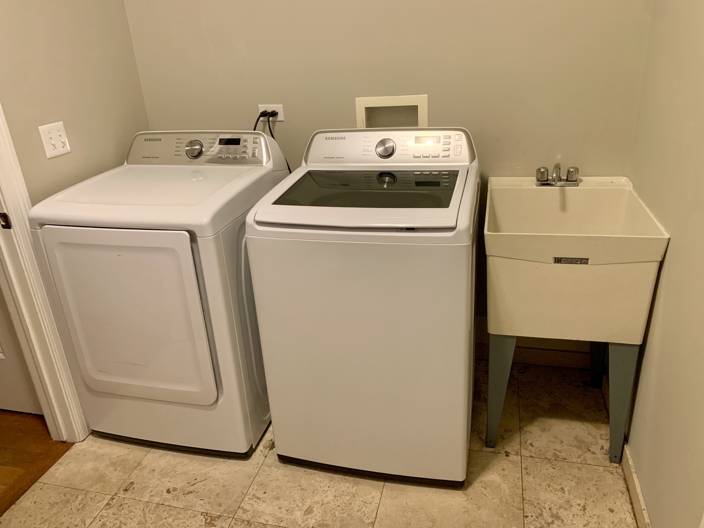 831 N Yale Avenue, Villa Park, IL 60181