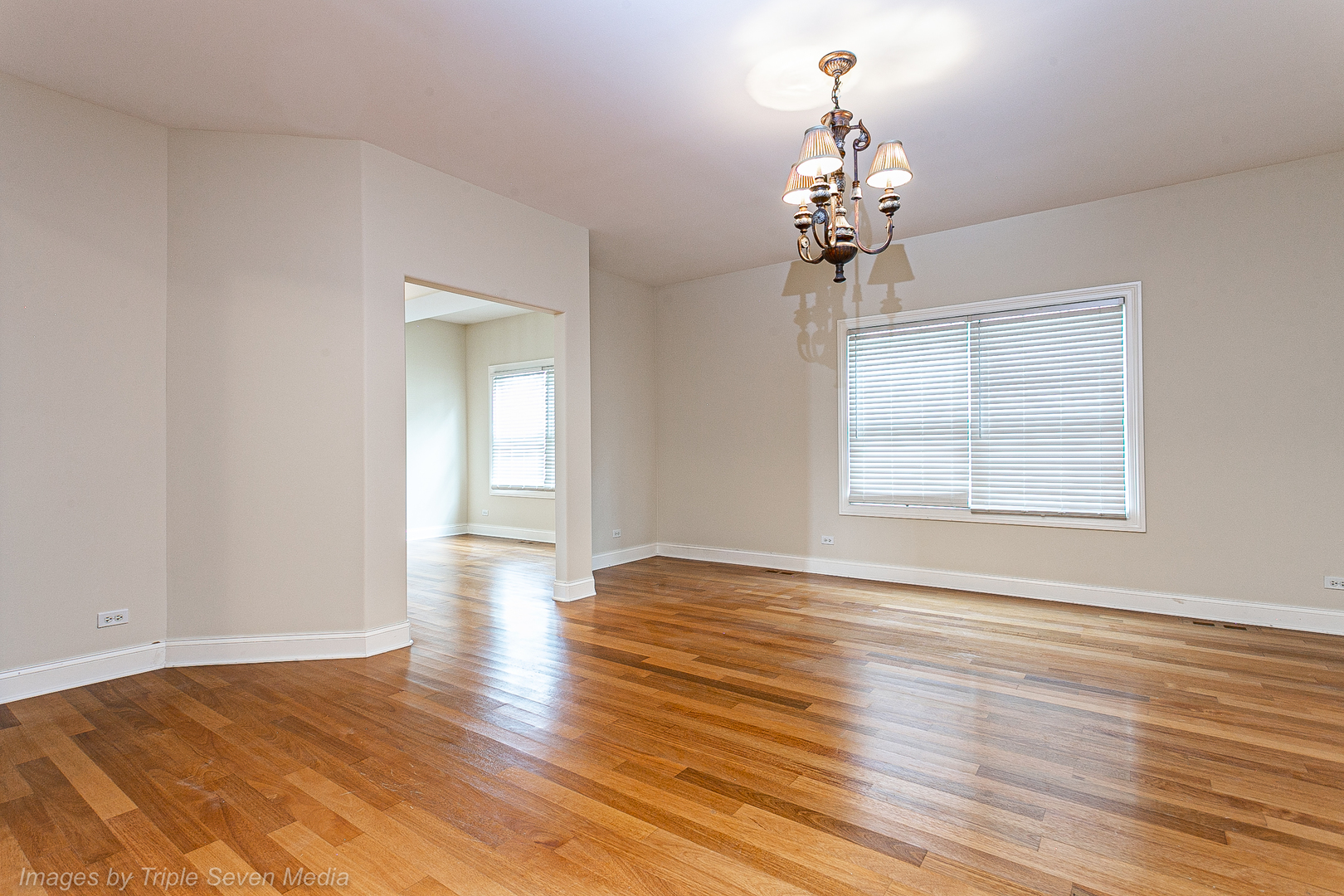 831 N Yale Avenue, Villa Park, IL 60181