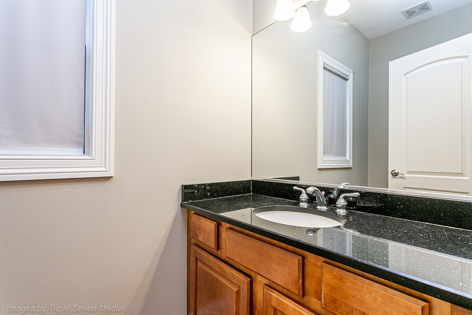 831 N Yale Avenue, Villa Park, IL 60181