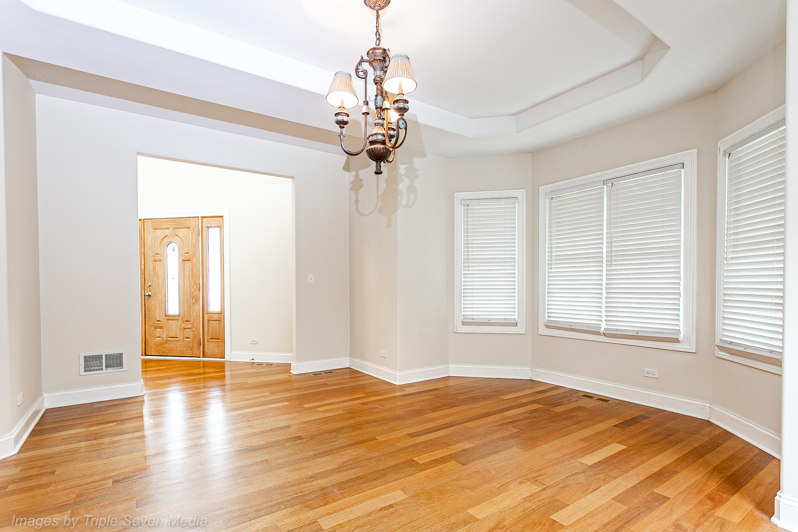 831 N Yale Avenue, Villa Park, IL 60181