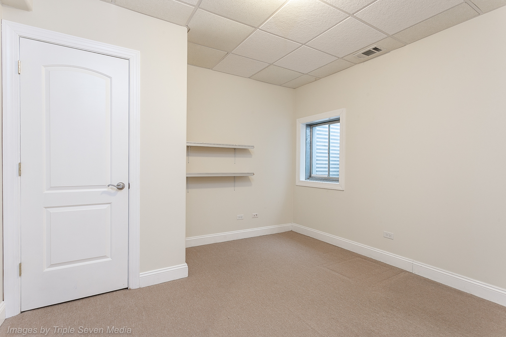 831 N Yale Avenue, Villa Park, IL 60181