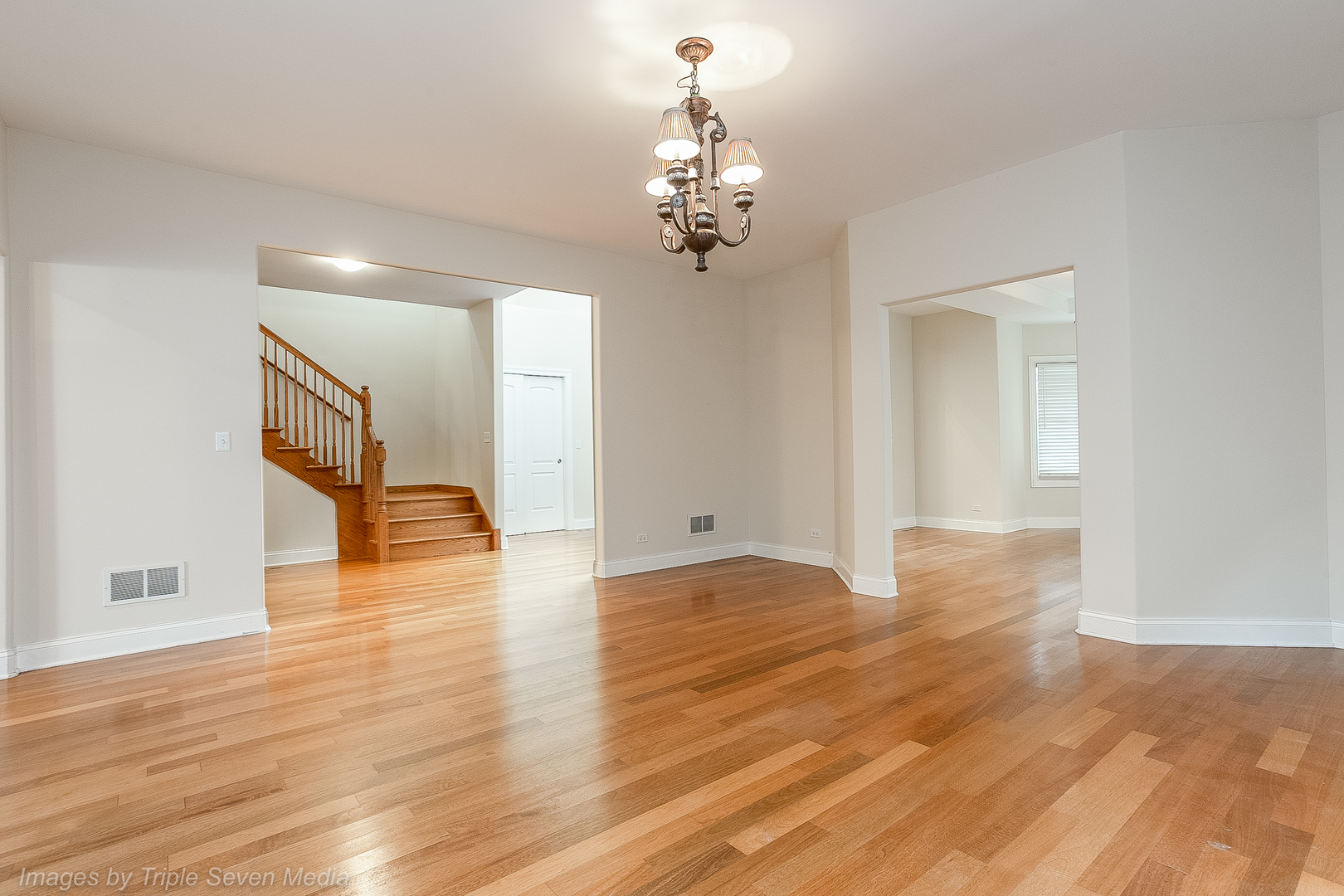 831 N Yale Avenue, Villa Park, IL 60181