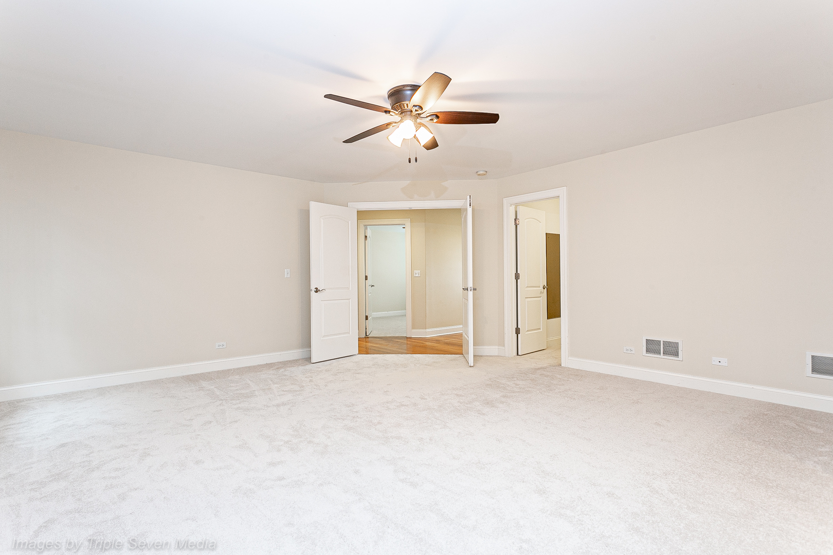 831 N Yale Avenue, Villa Park, IL 60181