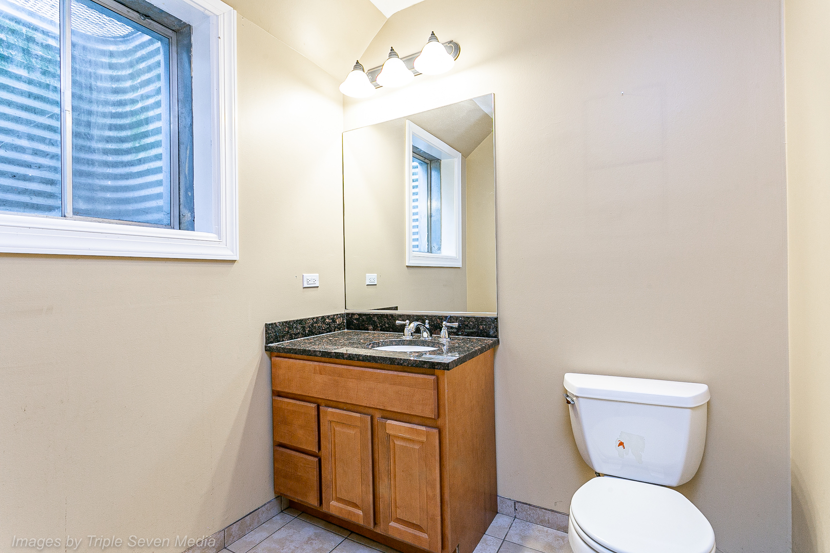 831 N Yale Avenue, Villa Park, IL 60181