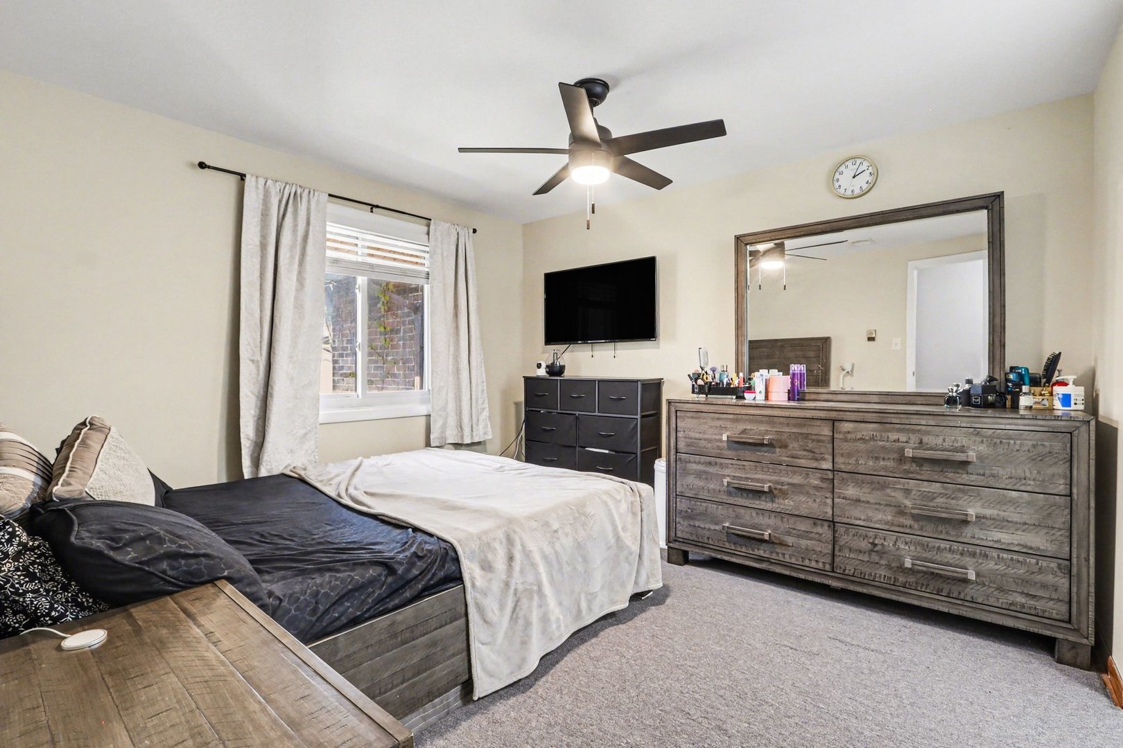 1S217 Stratford Lane, Villa Park, IL 60181